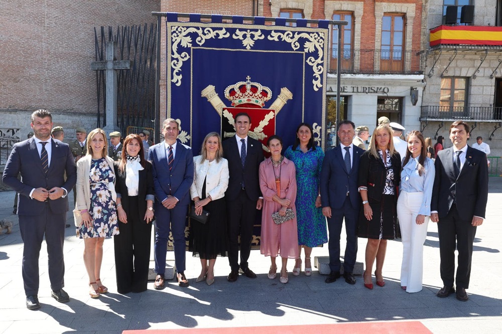 Presentación de la Jura de Bandera Civil en el Patio del Pozo de Medina del Campo. Yaiza Cobos ( REGRESAMOS )